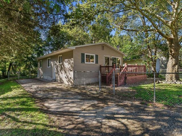 120 E Naldrette Street