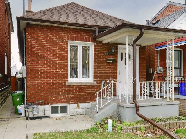 120 Earlscourt Avenue in Toronto: Corso Italia Davenport House for lease Toronto W03: MLS®# W13762518