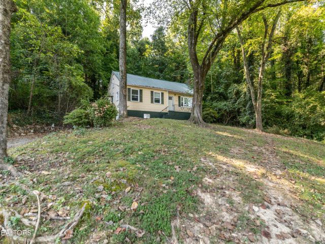 120 Holston Court
