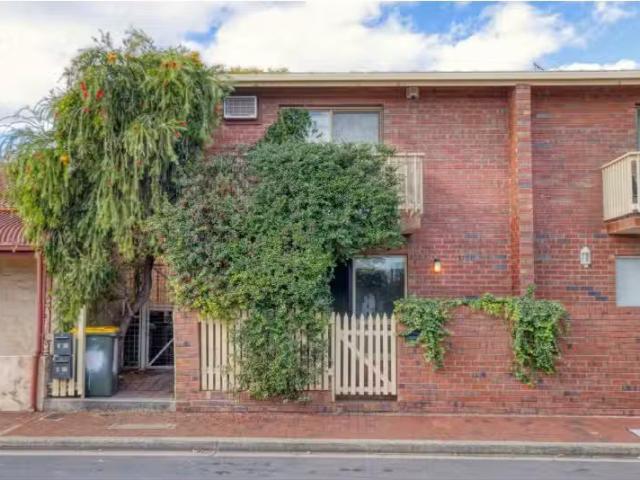 1/20 Hurman Street, ADELAIDE Townhouse for rent Listed by Dee.