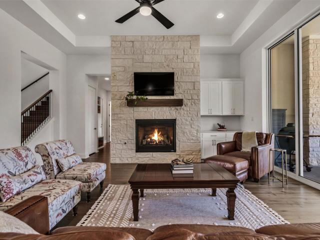 120 Onion Creek Ln