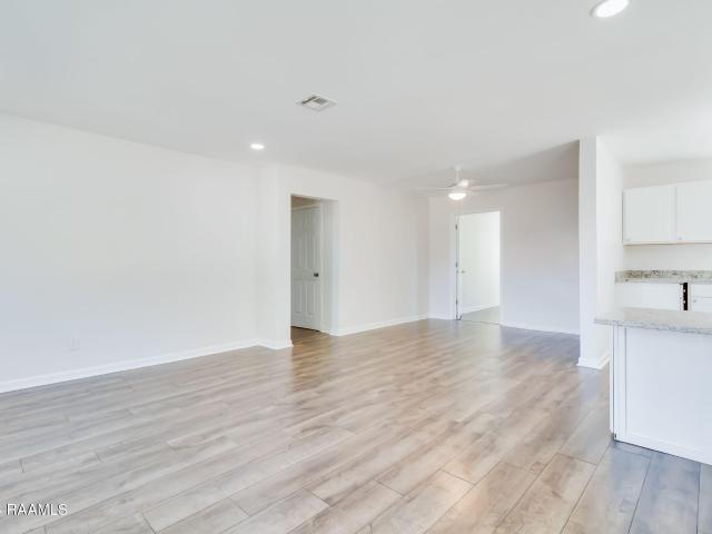 120 Oak Crest Dr, Lafayette, LA 70503 | MLS #24011