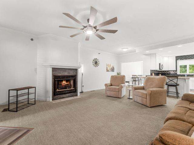 120 Oxford Court # 2