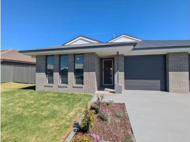 1/20 Lakeside Circuit, CESSNOCK Townhouse for rent Listed by.