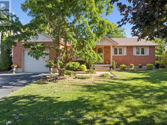 120 Landrex Boulevard, Guelph/Eramosa Rockwood, ON, N0B 2K0 house for sale | Listing ID X13836 | Royal LePage