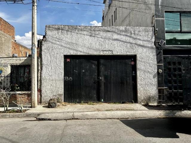 120 M2 6 x 20, plano, forma rectangular, muy cerca del mercado Felipe Angeles