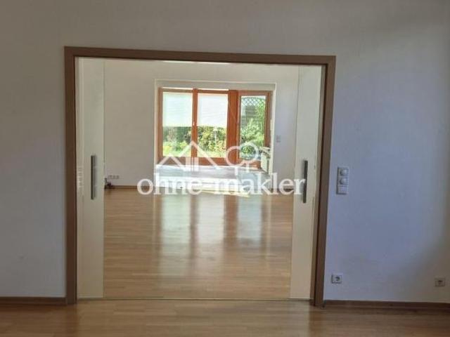 120 m² mit beheiztem Wintergarten, Terrasse & Garten – außergewöhnliche Wohnung in Schleswig