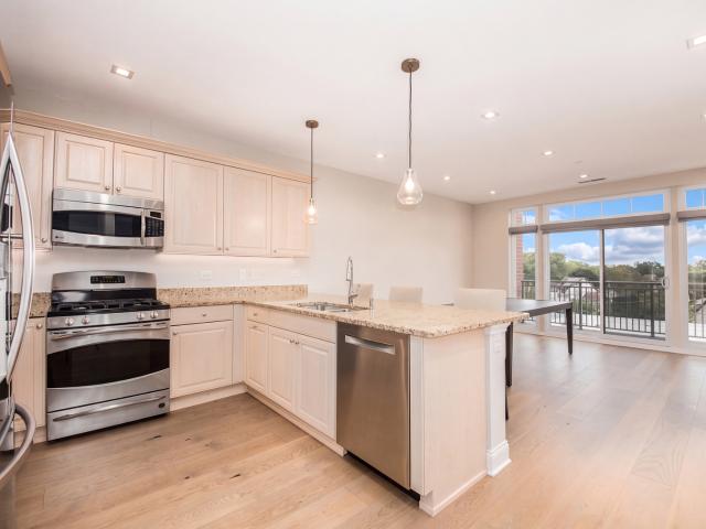 120 N Northwest Highway # 405
