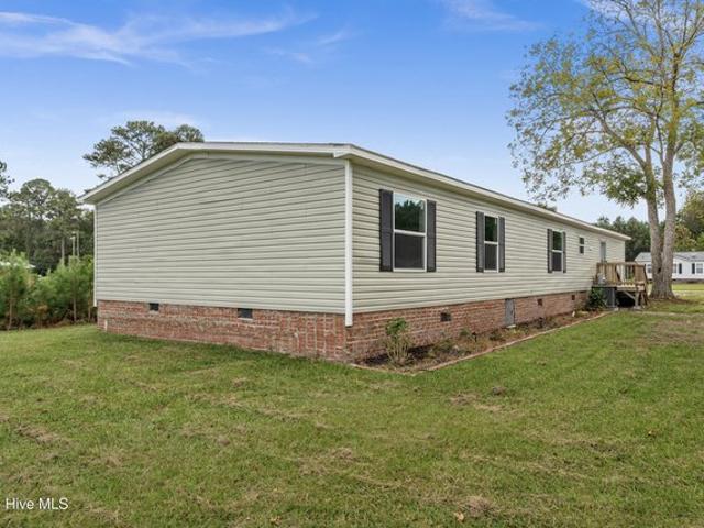 120 NW First St, Teachey, NC 28464
