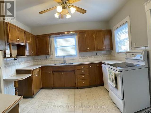 120 St Andrews Street, Cambridge, ON, N1S 1M9 house for sale | Listing ID X13860 | Royal LePage