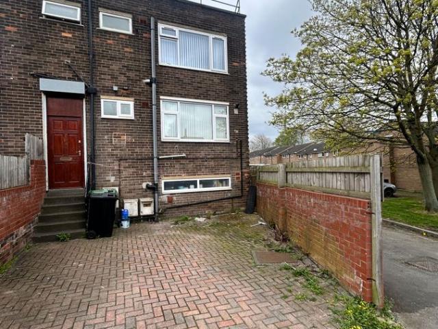 120 Staincliffe Road, Dewsbury WF13, 2 bed flat to rent, £750 pcm | PrimeLocation