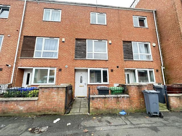 120 Stockport Road, Brunswick, Manchester, M13 9DZ, United Kingdom | 4 bed townhouse for rent #137836446 | Rentberry