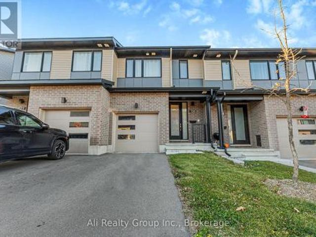 120 Succession Court, Ottawa, ON, K2S 2Z8 house for lease | Listing ID X14115 | Royal LePage