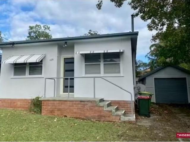 120 Panorama Avenue, Charmhaven House for rent Listed by Oliv.