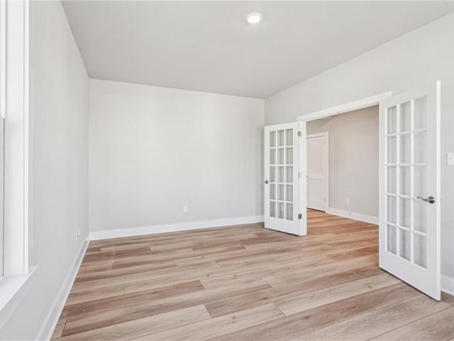 120 Robert Bruce RD