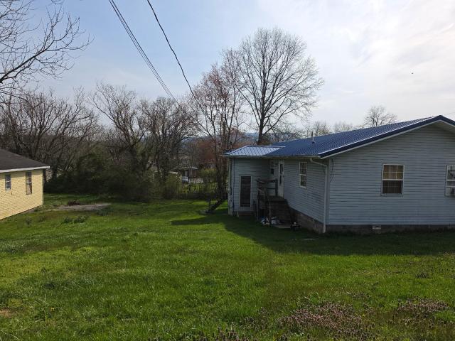 120 Redwood Road # A & B