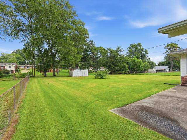 120 River Dr
