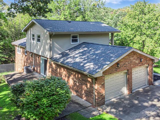 120 W Woodland Dr