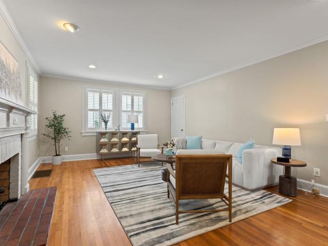 120 W Montclair Avenue