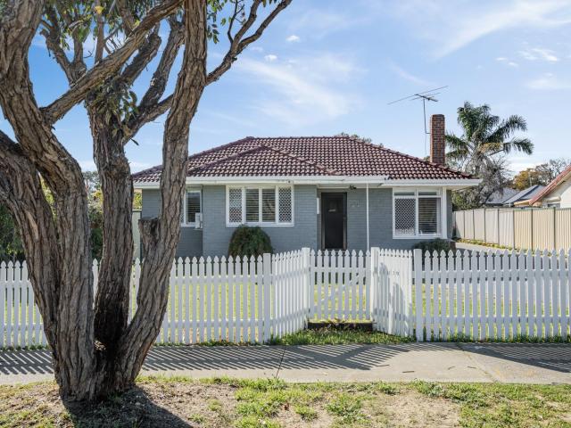 120 Walderton AvenueBalga WA 6061, Australia
