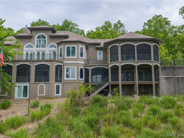 120 West Cross Fox Trail