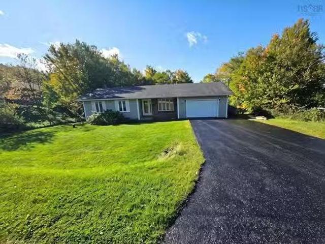 120 Wildwood Drive, Howie Centre, NS, B1L 1G7 house for sale.