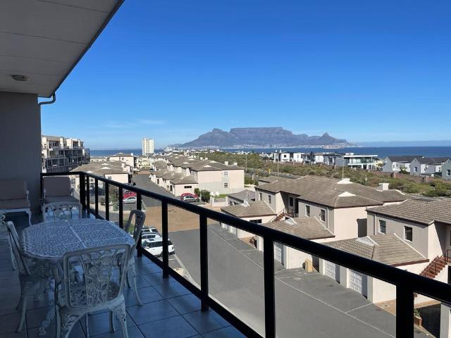 120m² Furnished Penthouse To Rent in Bloubergstrand