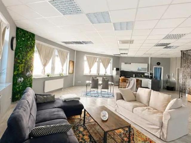 120m² Wohnfläche im 2.OG mit einem sanierten Bad und zwei Stellplätzen