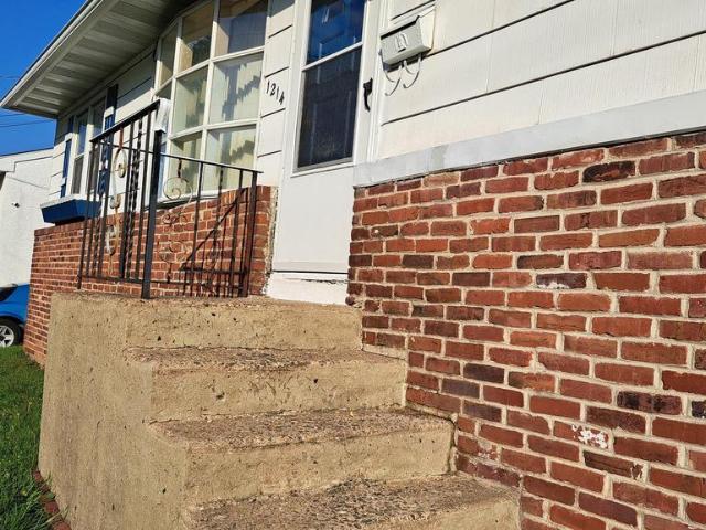 1214 Hall Avenue