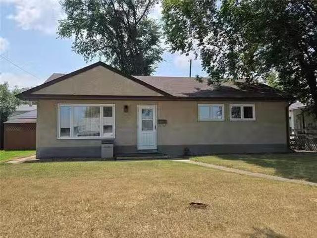 1214 Louise Avenue E, Brandon, MB, R7A 1Y5 house for sale L.