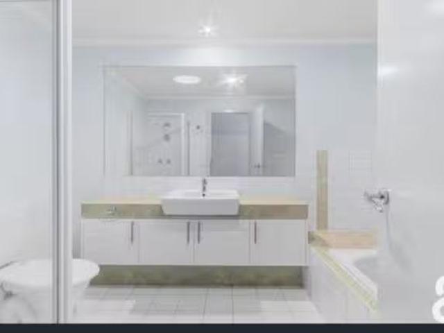 1214 Room for rent in Thornbury