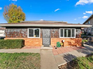 12156 Wintergreen Dr, Unit 1, Lakeside, CA 92040 | MLS #260008