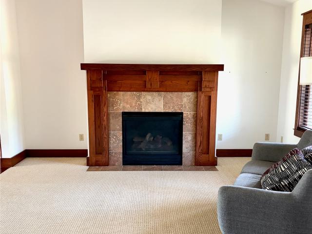 1215 Oakwood Drive