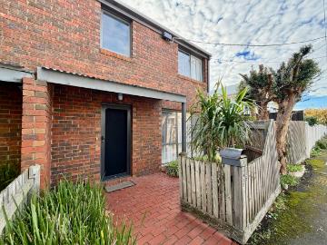 1/215 Little Malop Street, Geelong VIC 3220 Townhouse For Rent | Domain
