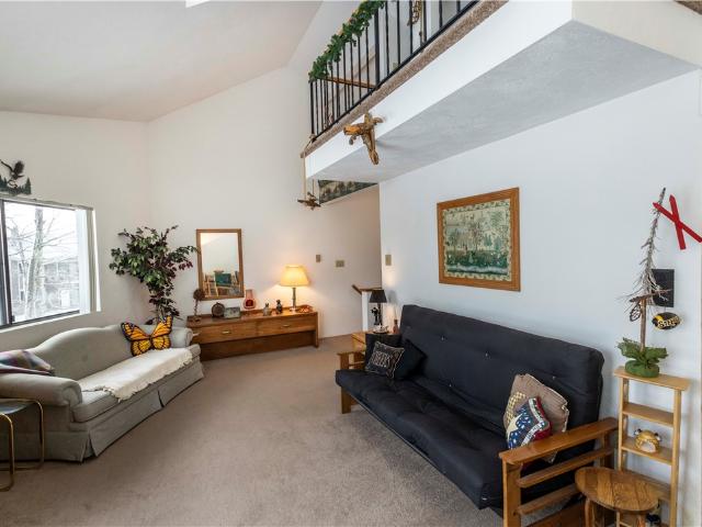 1215 Veech Lane