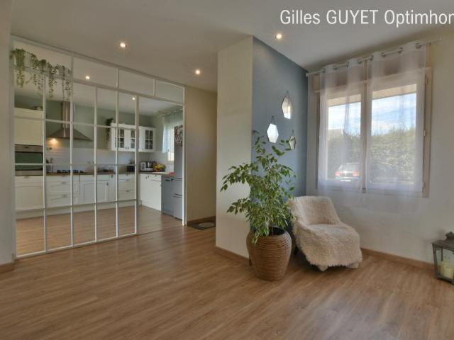 12/15MN de BERNAY, DPE C, T6 110M² 214000€ avec 2000M² de te. 110m² Bernay