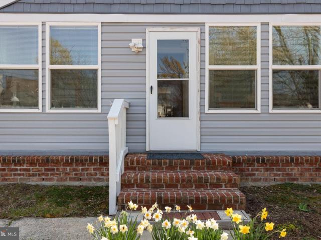 1216 Marshall Ave, Colonial Beach, VA 22443 | MLS #VAWE2010