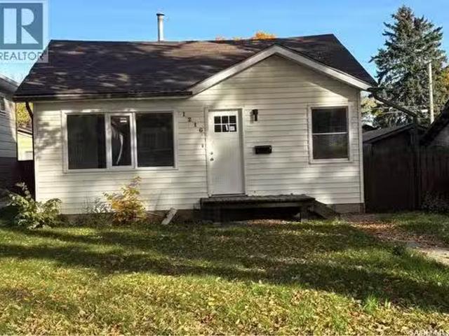 1216 K Avenue S, Saskatoon, SK, S7M 2G7 house for sale List.