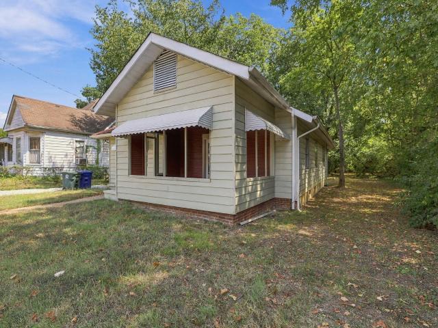1216 Peachtree Street