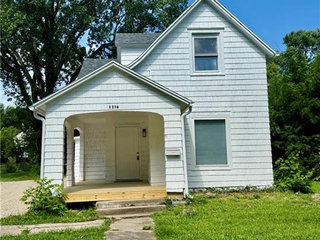 1216 S Cedar Street