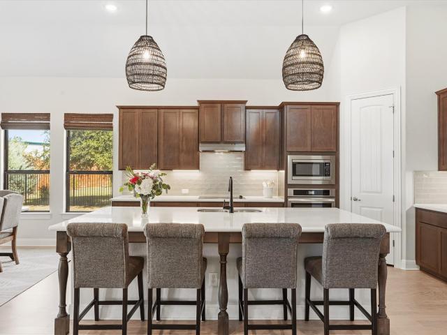 1216 Scenic Oaks Dr