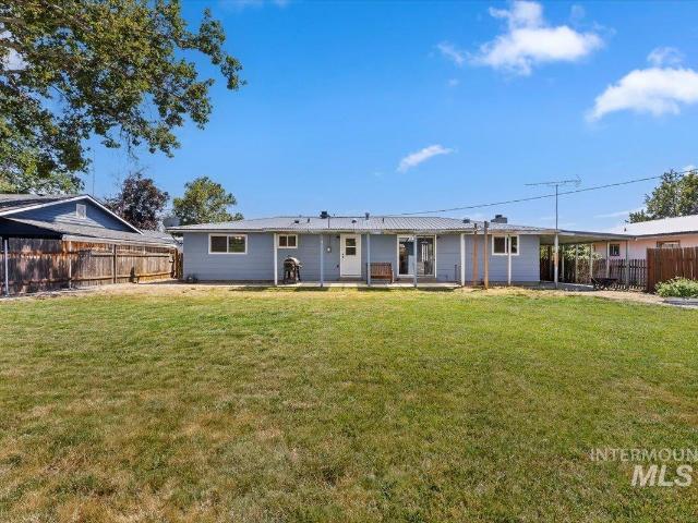 1216 Vista Dr
