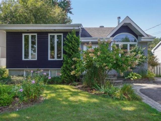 1216 43E Avenue, Laval Fabreville, QC, H7R 5A1 house for sale | Listing ID 22409 | Royal LePage