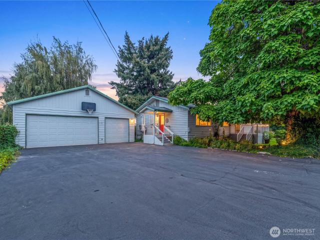 1216 4th Street