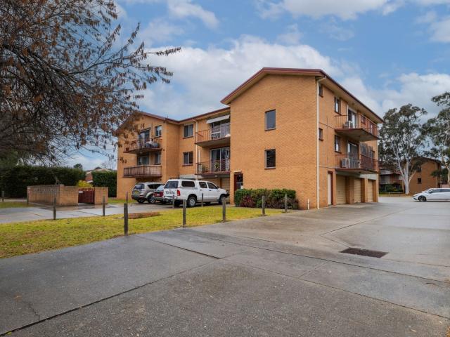 12/17 Mowatt Street, Queanbeyan