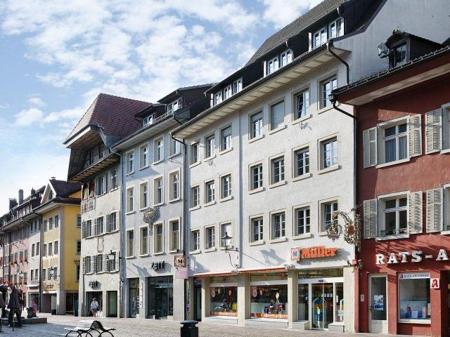 12194 Stilvolle 4 Zimmer Dachgeschosswohnung in zentraler Lage von Waldshut