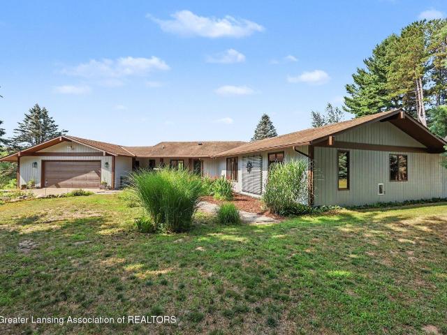 12196 Center Road
