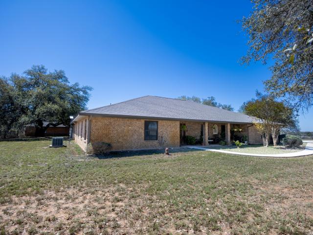 1219 County Road 761, Devine, TX 78016 | MLS #1913