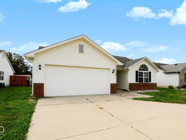 1219 E McKay Road