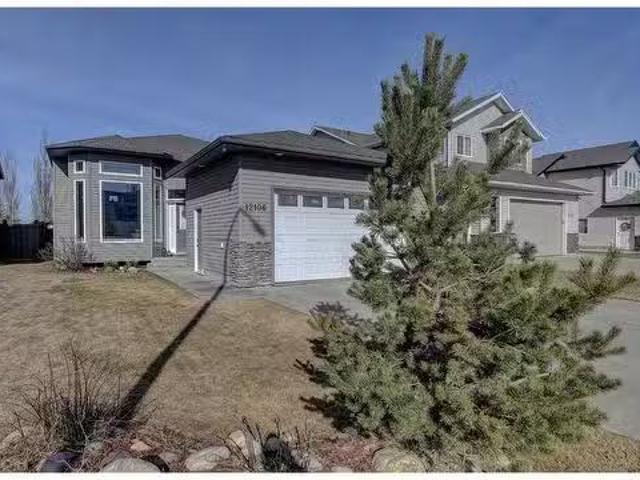 12106 103B Street, Grande Prairie, AB, T8V 2L5 house for sal.